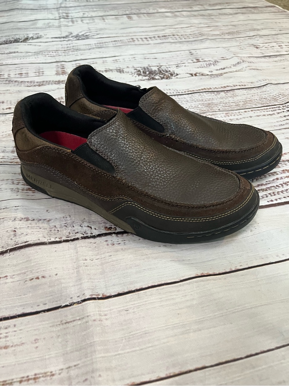 Merrell Mountain Moc Men’s 9.5Brown Leather Slip-On Comfort Casual Loafer J39473